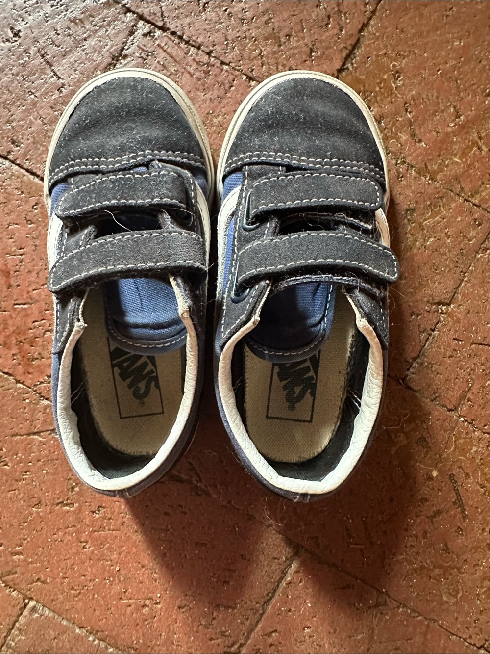 Vans Kids Navy and Black Velcro Casual Sneakers
